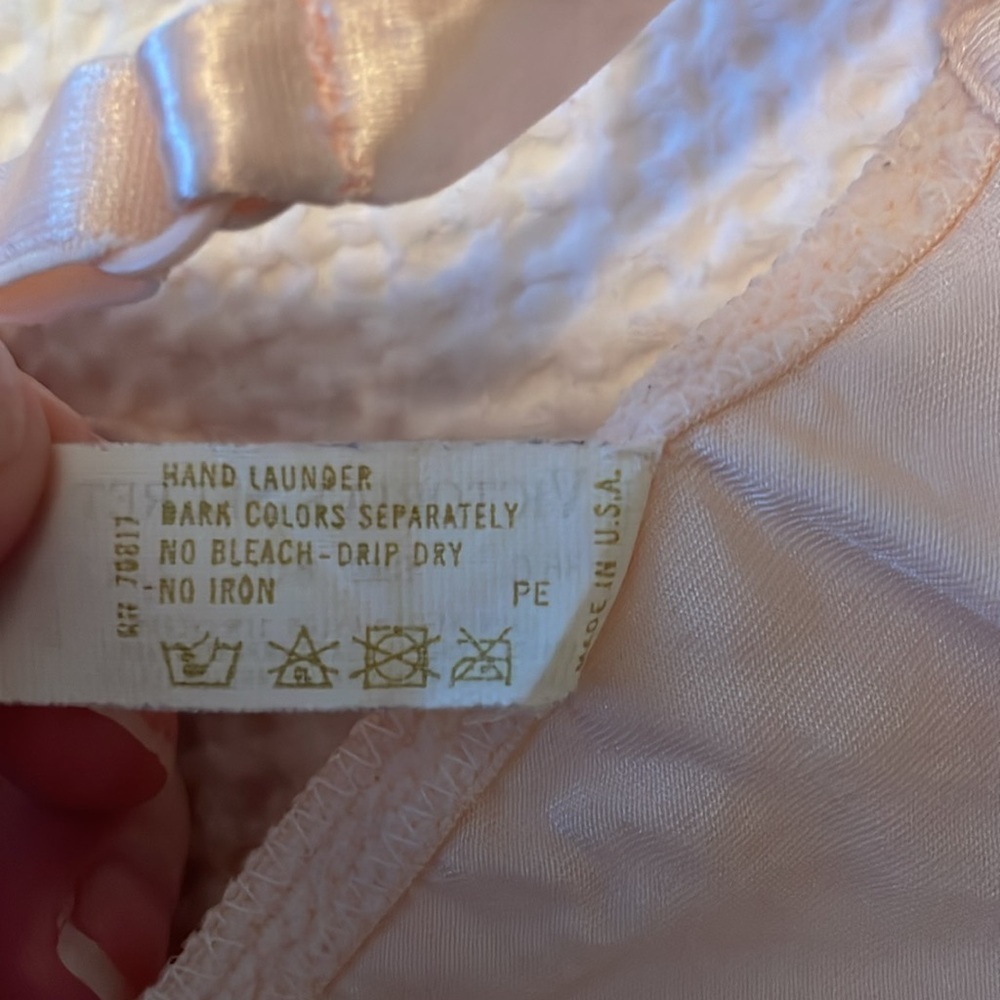 EUC Vintage Victorias Secret Second Skin Satin Bra 36C​​ - Picture 4 of 4
